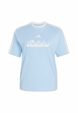 T-shirt Adidas bleu clair à manches courtes avec des rayures blanches sur les épaules et logo Adidas blanc avec inscription sur le devant.