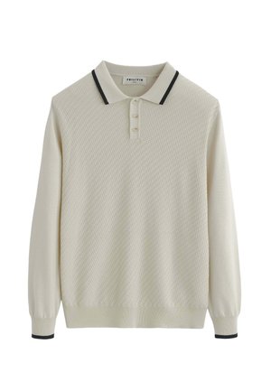 Pull polo à manches longues en maille texturée crème avec patte de boutonnage à trois boutons et bordure noire au col et aux poignets.