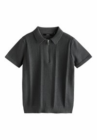 Mørkegrå poloshirt med korte ærmer og lynlåsskrave, der har en lodret ribbet tekstur og strikket stof. Enkel og ren design.