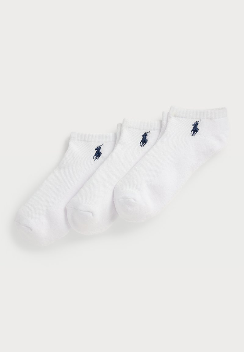 Chaussettes blanches à chevilles en mélange de coton, avec des côtes sur les bords et un petit logo navy sur chaque chaussette. Trois paires incluses.