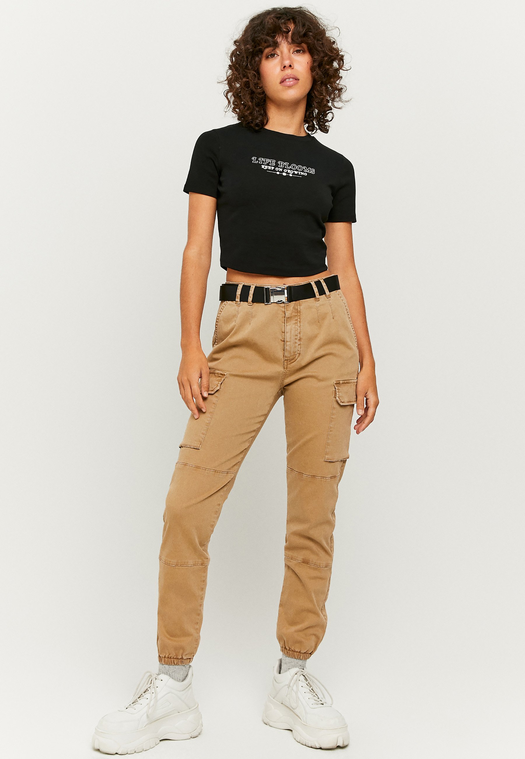Damen HIGH WAIST - Cargohose Damen HIGH WAIST - Cargohose