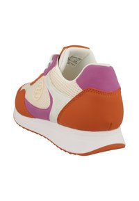 Weißer Sportschuh mit Akzenten in Orange, Pink und Lila. Obermaterial aus Mesh mit glatten Lederdetails. Gepolsterte weiße Sohle für Komfort.