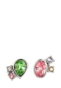 Örhängen i silverfärgad ton med en grön päronformad ädelsten, en rosa oval ädelsten och tre mindre färgglada stenar i en unik design.