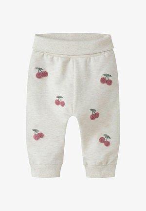 Pantalon pour bébé de couleur crème avec poignets et ceinture côtelés, orné de grappes de cerises roses brodées dispersées sur le tissu.