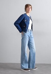 MICHAEL Michael Kors KEATON - Įmautiniai batai - brown