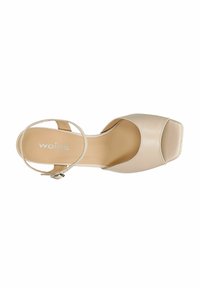 Sandalo beige con tacco alto, punta quadrata, lati aperti e cinturino alla caviglia. Realizzato in materiale liscio con soletta ammortizzata. Logo del marchio visibile.