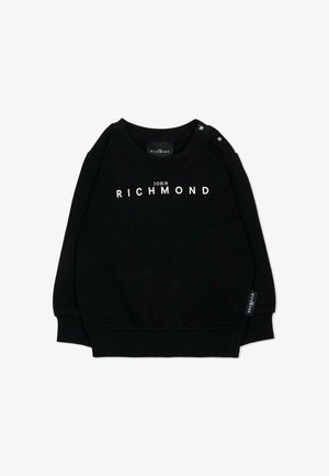 Zwarte sweater met lange mouwen en witte "John Richmond" tekst op de voorkant en kleine merklabels op de kraag en de zijnaden.