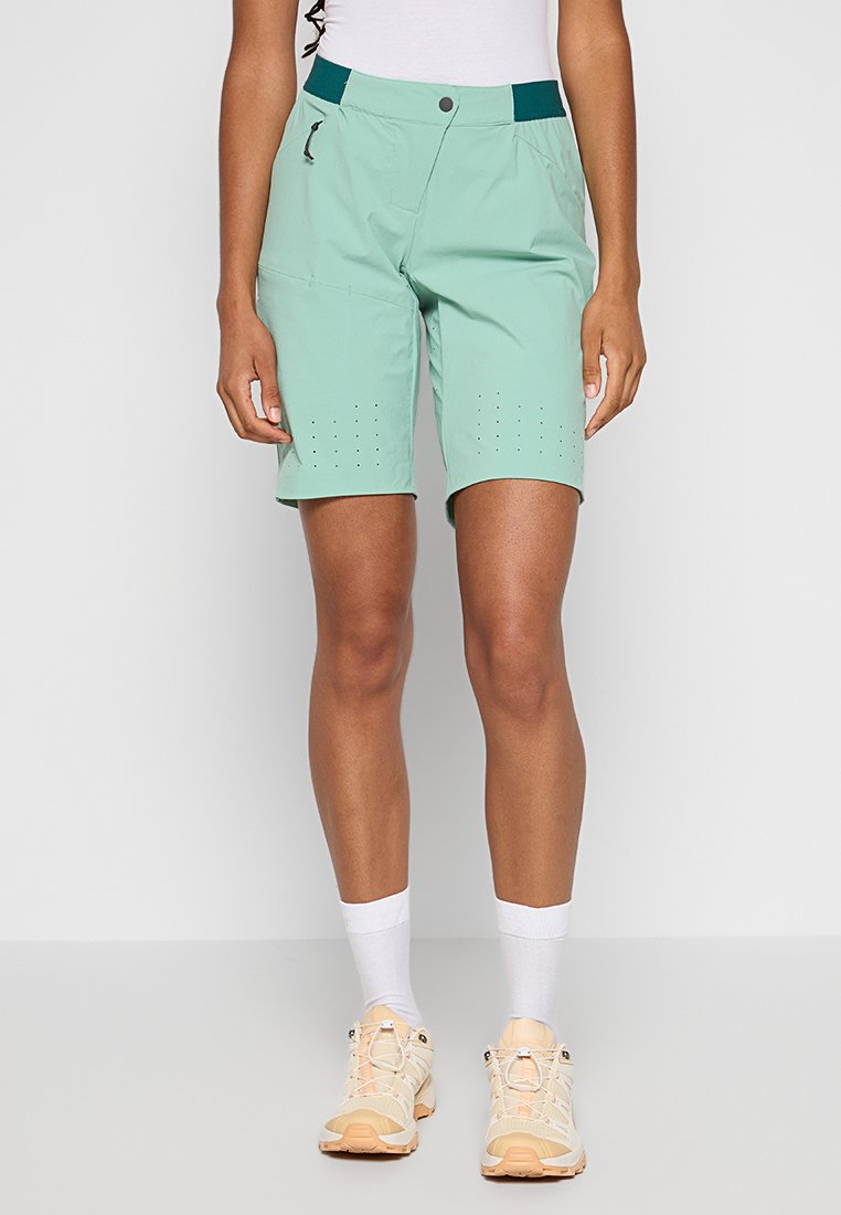 Pantalones montañeros cortos