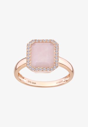 Anillo de oro rosa con una piedra cuadrada de color rosa rodeada de un halo de pequeños diamantes redondos. Banda suave con acabado pulido.