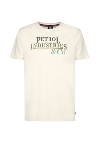 Camiseta blanca de algodón con el texto "PETROL INDUSTRIES" en verde y negro, y "&Co" en azul claro debajo. Diseño clásico de cuello redondo.