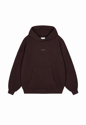 Hnědá mikina s kapucí, s přední kapsou, pružnými manžetami a lemem, s malým bílým textovým logem "OH APRIL" na hrudi.