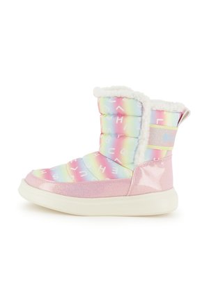 Kinderen winterlaars met pastelkleurige regenboogkleuren, witte nepbont voering, roze glitteraccenten en een dikke witte zool.
