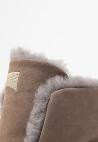 Camper Bottines à lacets - taupe