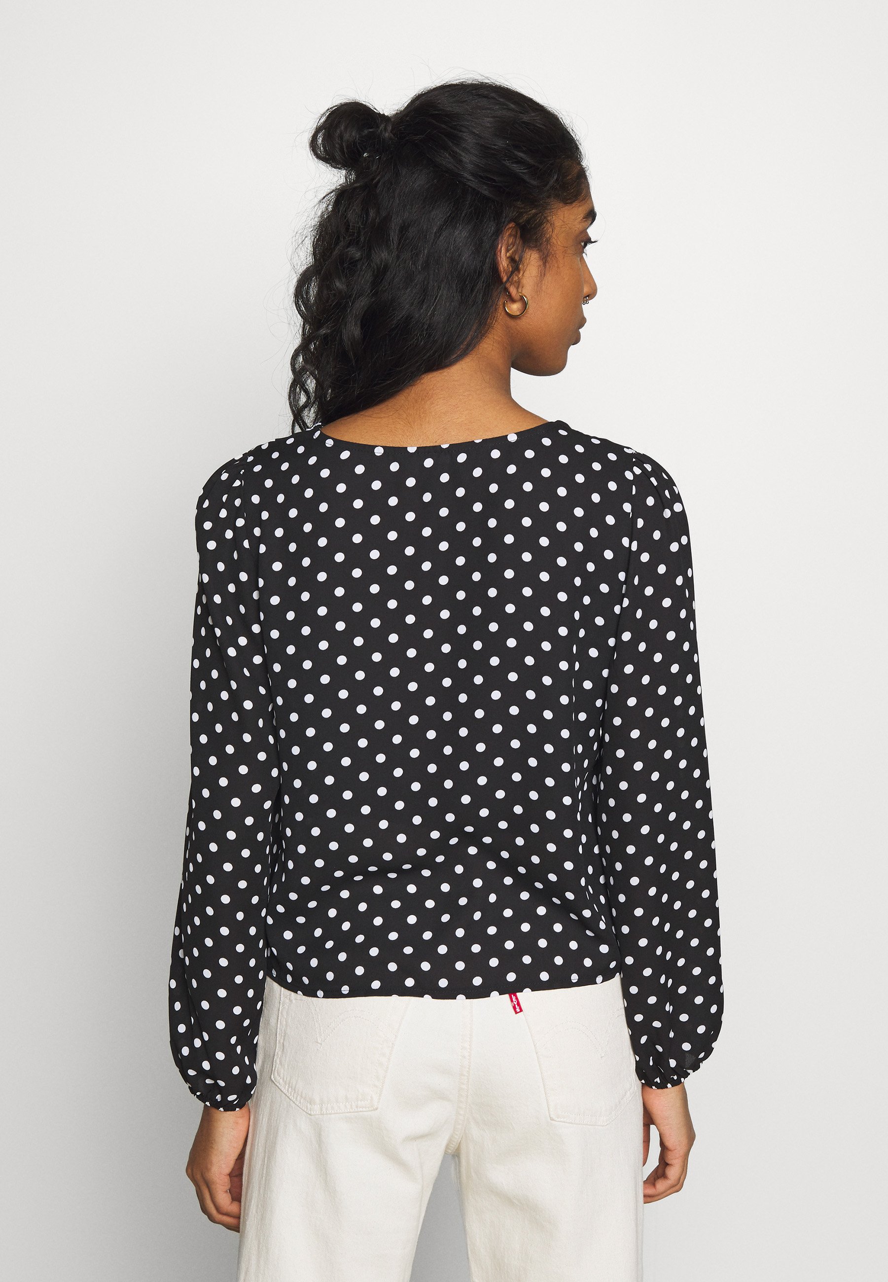 New Look SPOT FRONT BUST SEAM CROP Bluser blackhvit New Look SPOT FRONT BUST SEAM CROP - Bluser - black