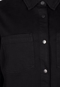Zizzi MIT KNÖPFEN UND BRUSTTASCHEN - Camicia - black