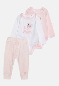 Neizbrano, ballet pink