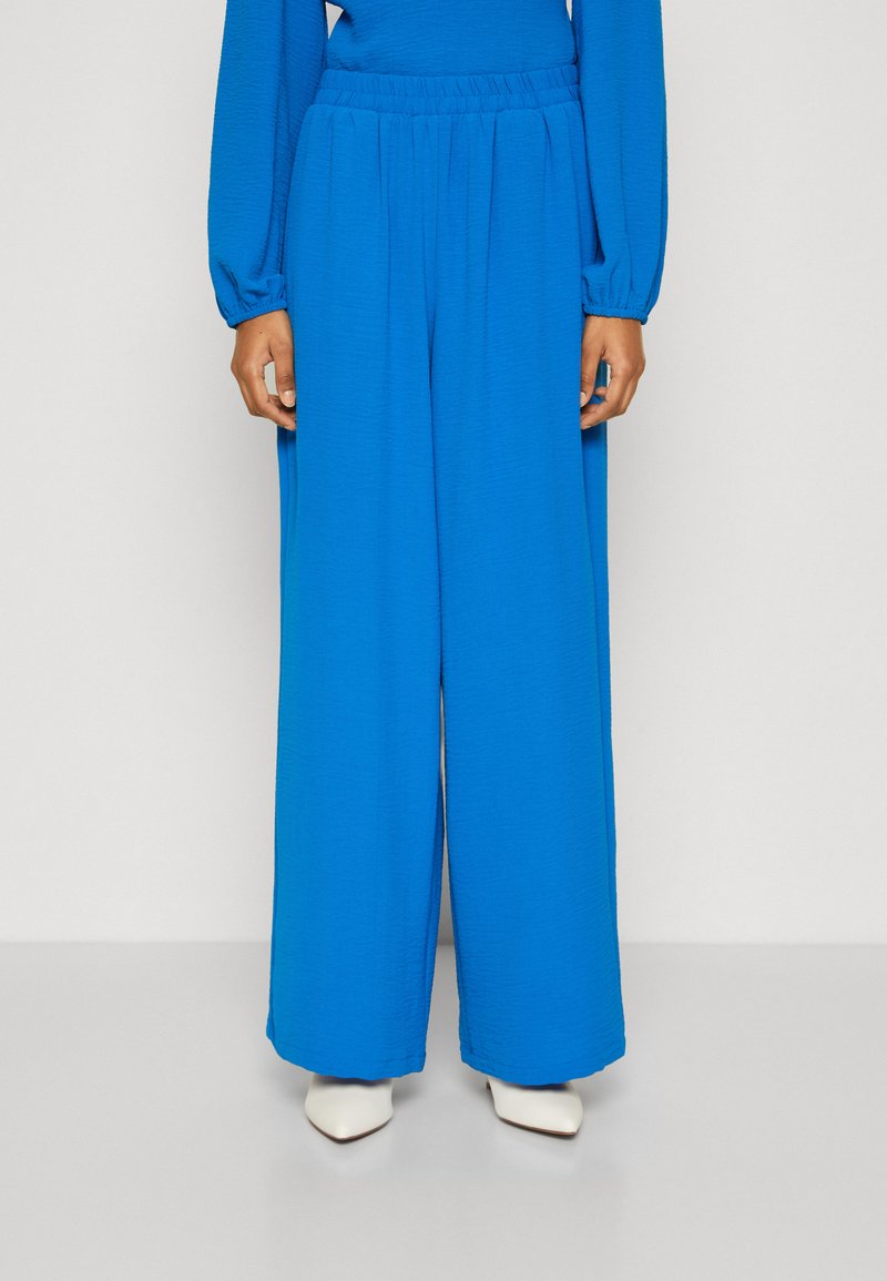 Vero Moda Petite VMALVA WIDE - Kalhoty - skydiver