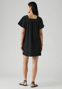 Levi's® AMBRE BABYDOLL DRESS - Freizeitkleid - anthracite night