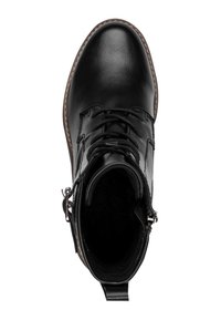 Bottine en cuir noir avec une finition texturée, un design à lacets et une fermeture éclair sur le côté. L'intérieur est doté d'une doublure douce et d'une semelle en caoutchouc.