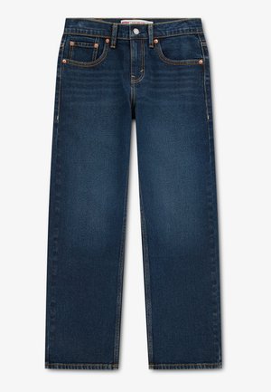 Jean droit bleu foncé avec poches avant, passants de ceinture, rivets en cuivre et surpiqûres orange contrastantes.