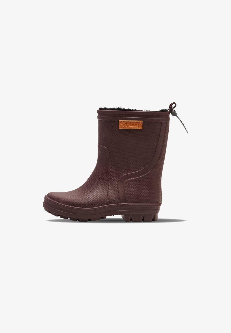 Bottes en caoutchouc marron et étanches avec une finition texturée, doublure en polaire, un tirant et une semelle robuste dotée de rainures d'adhérence.