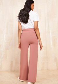 Friends Like These WIDE LEG - Treniņtērpa apakšdaļas - pink