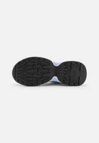 Buffalo TRIPLET HOLLOW - Sportcipő - white/blue/silver