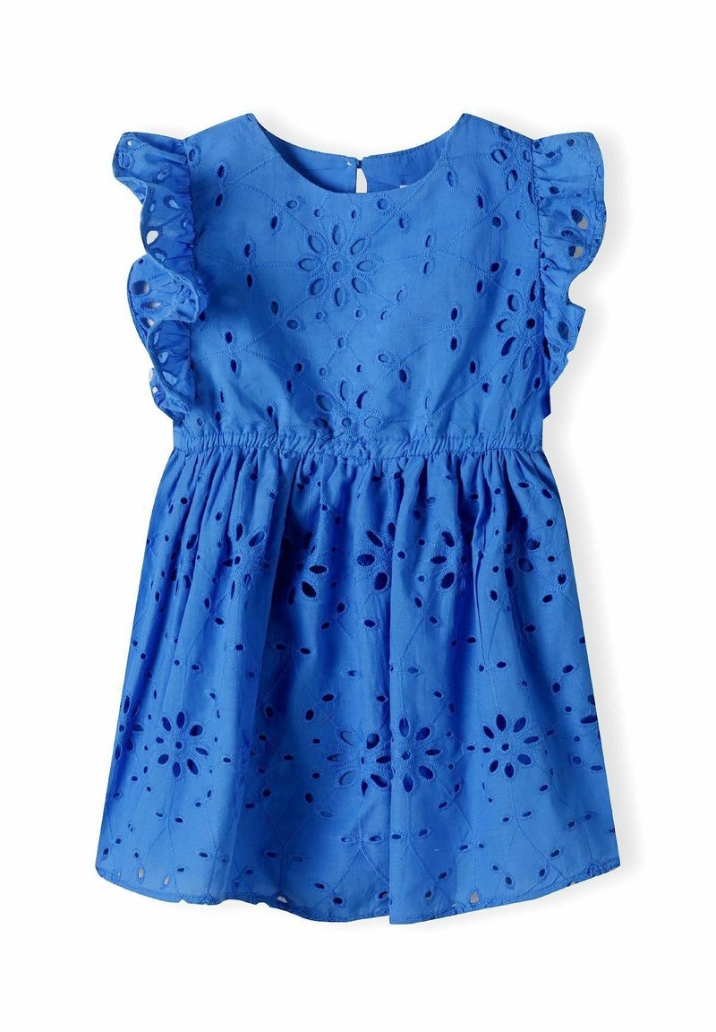 Robe en coton bleue avec broderie en œillets floraux, manches capes à volants, taille froncée et fermeture à boutons dans le dos.