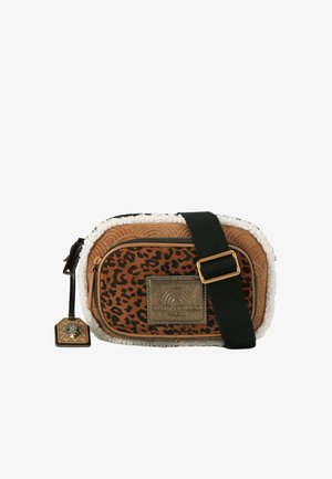 Borsa a tracolla con stampa leopardata, texture beige e crema, con una tracolla verde e un'accoglienza in metallo dorato per la chiusura.