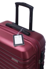 WITTCHEN MEDIUM SUITCASE WITH LUGGAGE TAG FROM ABS - Trolley - dark red