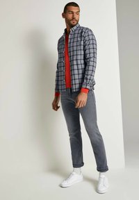 TOM TAILOR V NECK  - Strickpullover - valiant red melange