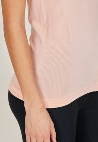 Endurance HALEN  SEAMLESS - Sports T-shirts -  peach whip