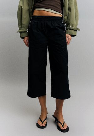 Bershka - Spodnie materiałowe