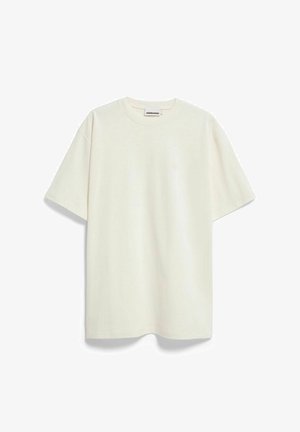 Cremefarbenes kurzärmeliges Baumwoll-T-Shirt mit Rundhalsausschnitt und kleinem Brustlogo, dargestellt auf weißem Hintergrund.