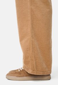 camel active RELAXED FIT - Broek - caramel