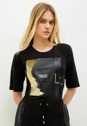 WITH APPLIQUÉ DETAILS - Print T-shirt - black