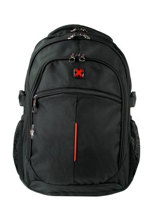 Sac à dos noir en tissu texturé, comportant plusieurs poches zippées, une ligne d'accent rouge et des poches latérales en mesh.