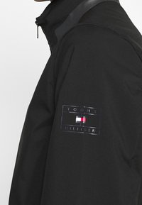 Tommy Hilfiger Giacca leggera - black
