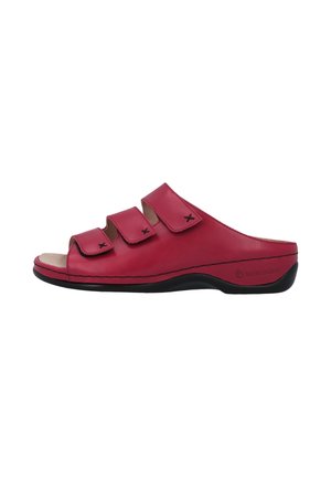 Sandalo rosso aperto con punta aperta, con tre cinturini regolabili in Velcro e suola nera, progettato per comfort e supporto.