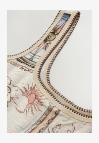 Ikke valgt, cream blue map print