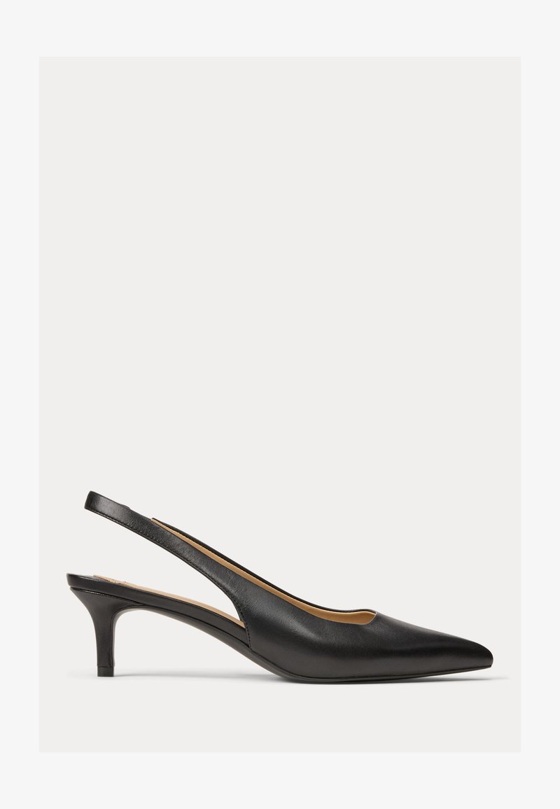 Escarpin slingback pour femme en cuir noir avec bout pointu et petit talon kitten, photographié sur fond blanc.
