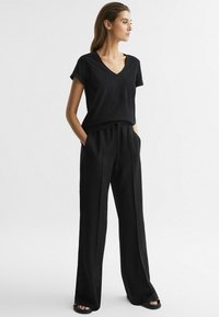 Reiss REGULAR FIT - LUANA czarny