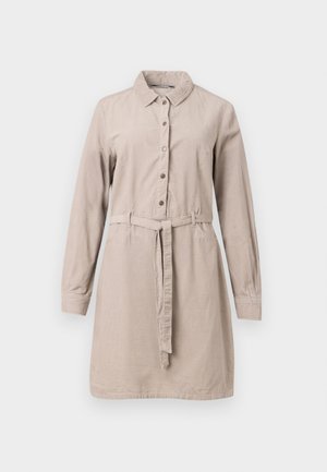 Beige, lange mouw jurk gemaakt van zachte stof, met een knoopsluiting aan de voorkant, een riem in de taille en een kraag.