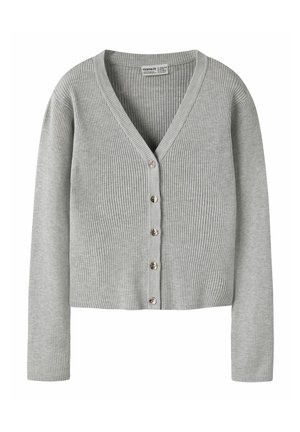 Grijze geribbelde cardigan met een diepe V-hals, zeven knoopsluitingen en lange mouwen. Gemaakt van zacht gebreid materiaal met een textuurafwerking.