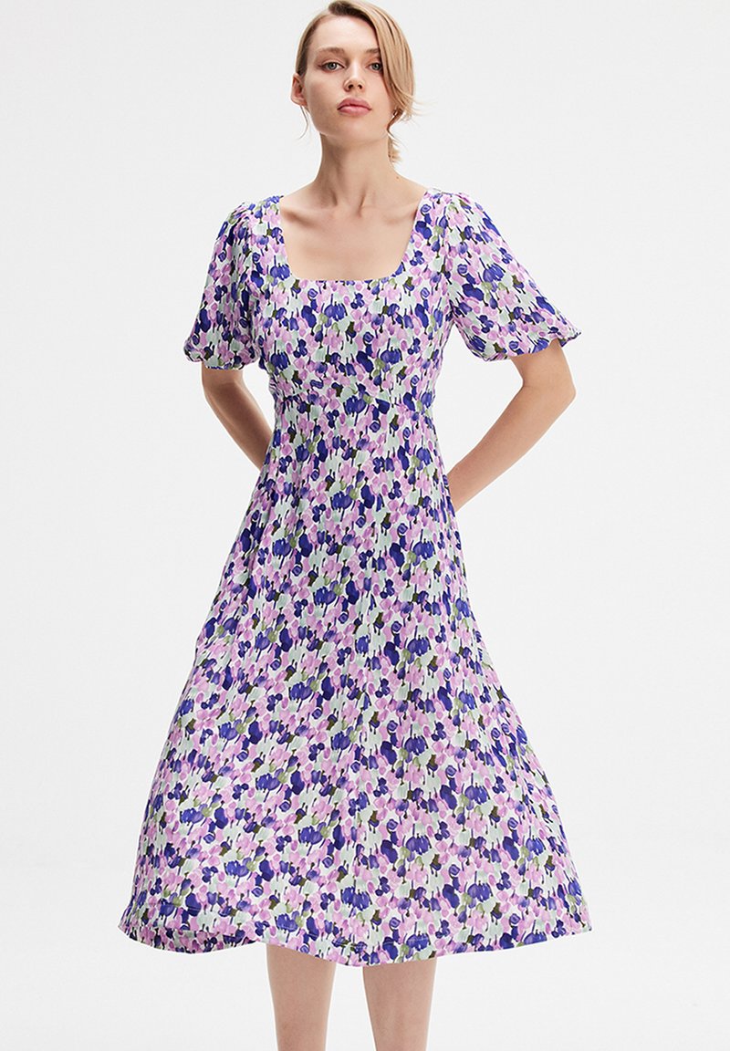 Smart and Joy FLORAL ET DÉCOLLETÉ CARRÉ - Robe de jour - multicolore