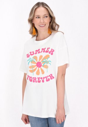 Bílý bavlněný tričko s barevným retro potiskem květiny a palmami a nápisem "SUMMER FOREVER" v růžové. Uvolněný střih.