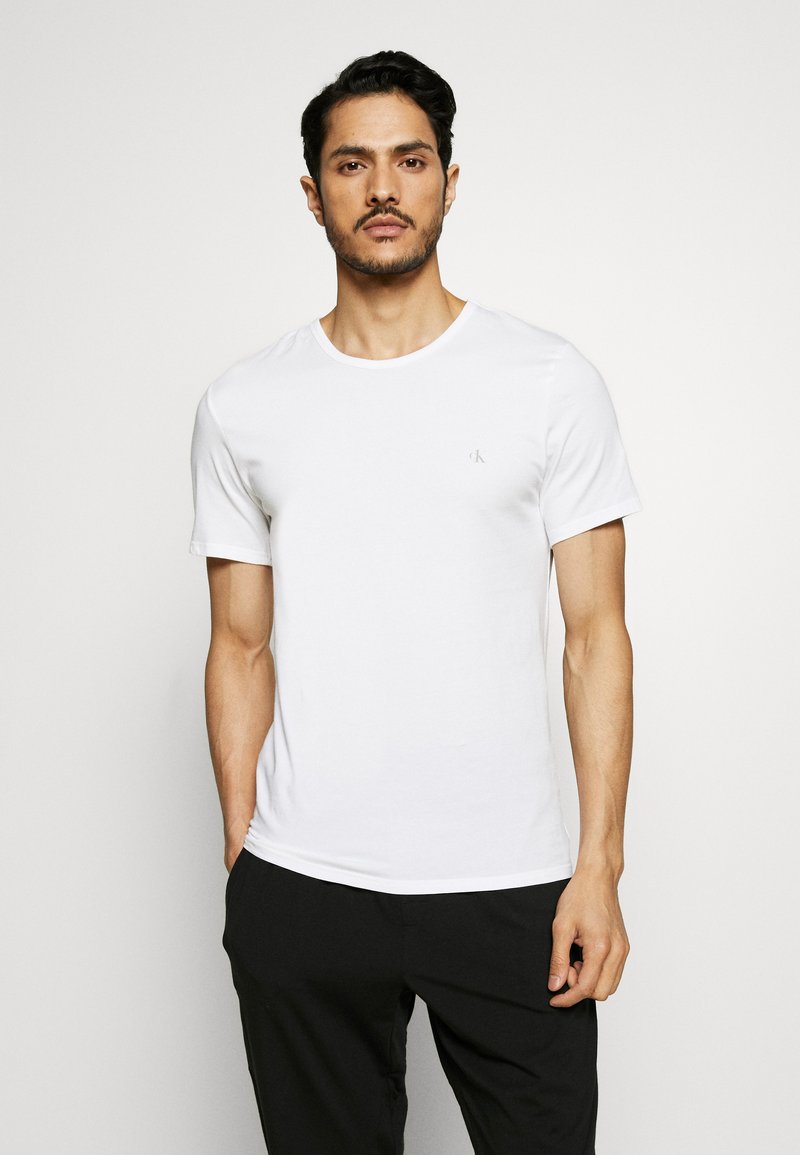 Descubrir 80+ imagen calvin klein mens undershirt Thptnganamst.edu.vn
