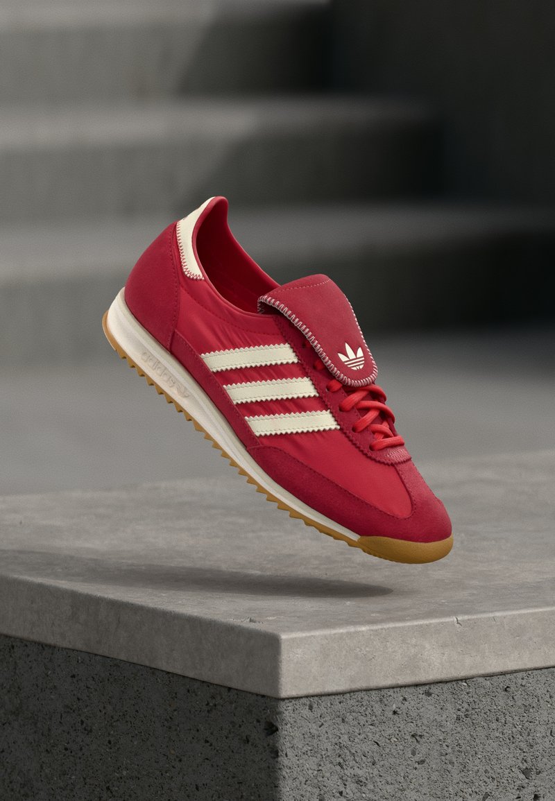 adidas Originals SL 72 OG cream white/better scarlet/red