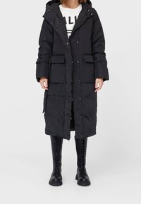 Stradivarius Zimní kabát - black