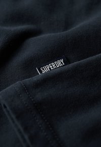 Superdry & Co ESSENTIAL niebieski